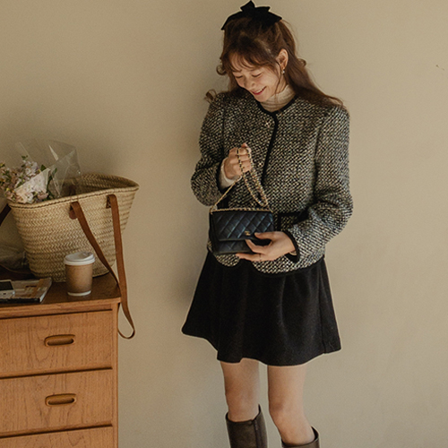 <FONT color=2b2a2a>[8,000 won discount #Lirin special price]</font> <FONT color=#5a3954>MADE LIN</font> Danas Sugar Ribbon Lux Tweed Jacket <FONT color=#d8a4a4>[size:F,1]</font>