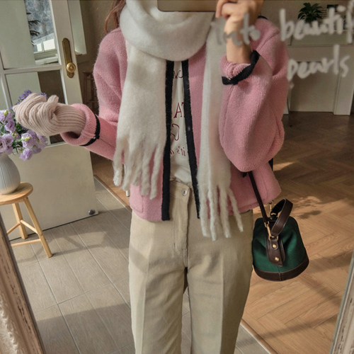 chloe softy pastel warmth muffler