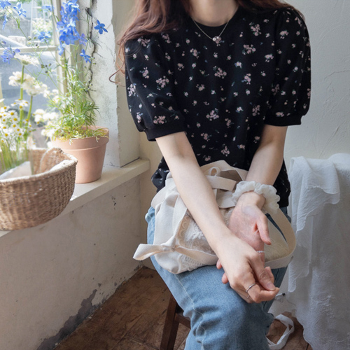 [LABEL] Lan Tee Moss Flower Shoulder Sharing lovely Tee [size: F, 1] [Sequential delivery after arrival delay of 5/14 days]