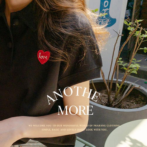[LABEL] [Black] Melody Pretty Heart Patch Kara Bean Button T-shirt