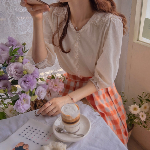 [LABEL]Scarlett Mini Flower Embroidery Rescara Summer & Fall Blouse[size:F(55~66)]