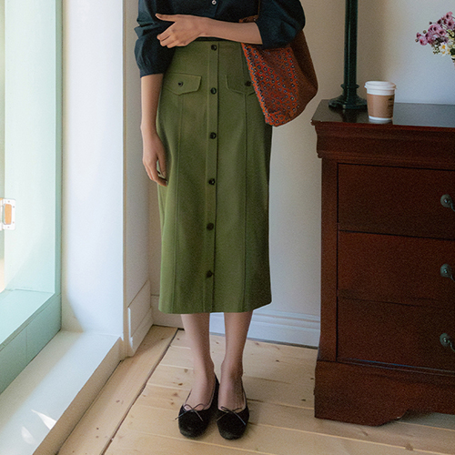 <FONT color=#5a3954>MADE LIN</font> Flap Pocket Short H-Line Skirt [size: S, M]