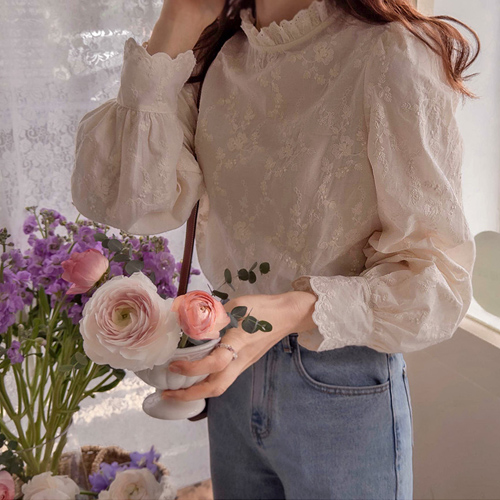 [LABEL] Scarlett Pure Flower Embroidery Neck Lace Blouse [size: F (55~66)]