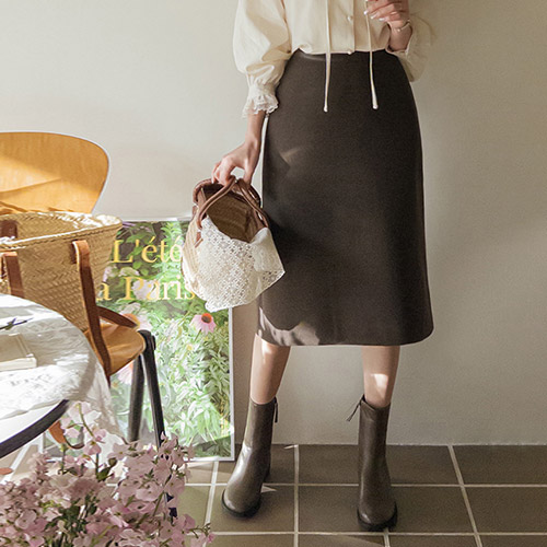 [New product special price 8,000 won discount] [Leather point] <FONT color=#5a3954>MADE LIN</font> Guaranteed proportion fit Furline Skirt [size: S, M]