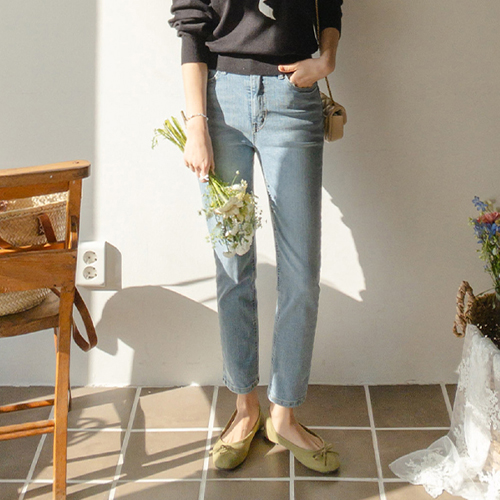 [♡Popular product special price♡ 7,000 won discount] <FONT color=#5a3954>MADE LIN</font> Earth Light blue Slim straight fit denim pants [size: S, M, L, XL]