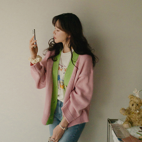 [New product 7,000 won special price] [Perfect upper body line cover!] <FONT color=#5a3954>MADE LIN</font> Sweety loose color combination Cardigan [size: F (55~77)]