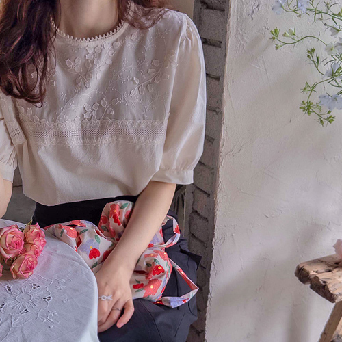 [LABEL] Three-dimensional flower embroidery spring shirring puff Race Blouse[size:F,1]