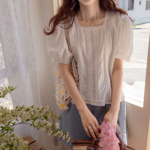 [LABEL] Shupelz punching flower embroidery wave sleeve elegant Blouse[size:F(55~66)]