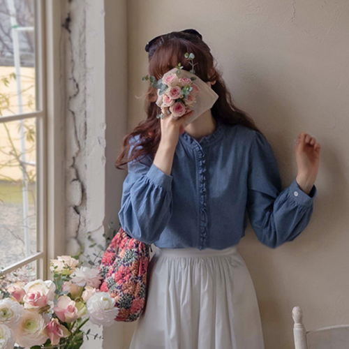<FONT color=#5a3954>MADE LIN</font> Plank Sharing Neck Refreshing and Cool Denim Cotton Blouse <FONT color=#d8a4a4>[Scratch Sale]</font>