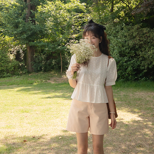 [Best Special Price 8,000 Won Special Price] <FONT color=#5a3954>MADE LIN</font> Belin Ribbon Embroidery Punching Shirring Blouse [size: F, L]