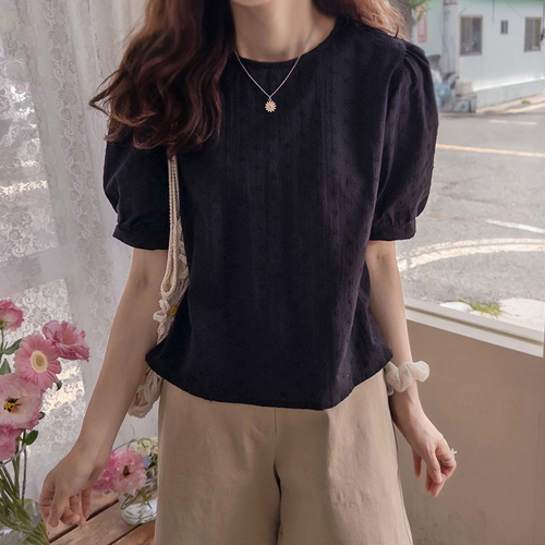 [New product special price 8,000 won discount] <FONT color=#5a3954>MADE LIN</font> Summer Daisy Flower Embroidery Sugar Puff Mapsi Fit Blouse [size: S, F, 1]