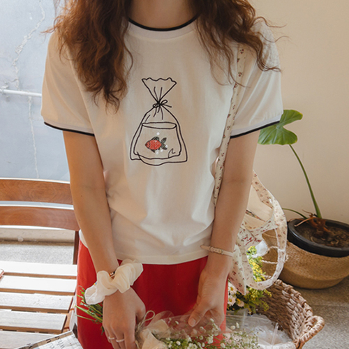 [LABEL] Rossa Pretty Goldfish Embroidery T-shirt[size:F(55~66)]