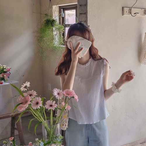 [Best Special Price 6,000 Won Discount] <FONT color=#5a3954>MADE LIN</font> Zend Flower Embroidery Lovely Sharing Pintuck Stitch Summer Nashi Blouse [size: F]