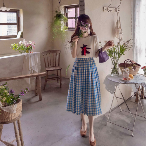 [Best Special Price 10,000 Won Discount] <FONT color=#5a3954>MADE LIN</font> Bersha Lovely Flower Embroidery Autumn Check Edge Pleated Skirt [size: F, L]