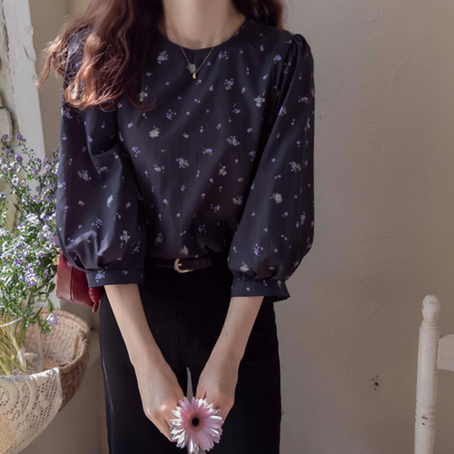 [New product special price 6,000 won discount] <FONT color=#5a3954>MADE LIN</font> Rovner flower moist rustling sleeve sharing light stylish Blouse [size: F (55~66), L (77)]