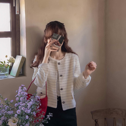 [Vest Special Sale 10,000 won discount] <FONT color=#5a3954>MADE LIN</font> Anne Cream Fossil and Soft Lux Button Edge Fit Jacket [size: F (55~66)]