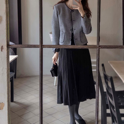 [Best Special Price 10,000 Won Discount] <FONT color=#5a3954>MADE LIN</font> Flanders Season Check Rounded Color Block Buttoned Jacket [size: F (55-66)]