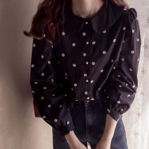 [New product special price 7,000 won discount] <FONT color=#5a3954>MADE LIN</font> Croffle Season Dot Round Collar Sugar Button Elegant Blouse [size: F (55~66)]