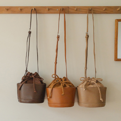 Cognac simple color combination small bucket bag