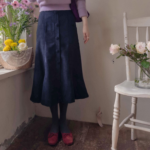 [New product special price 7,000 won discount] <FONT color=#5a3954>MADE LIN</font> Ellis Bean Corduroy Shubutton Edge Team Skirt [size: F (55~66)]