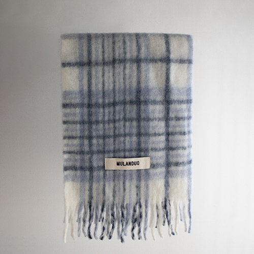 Winter Breeze Wool Check Muffler