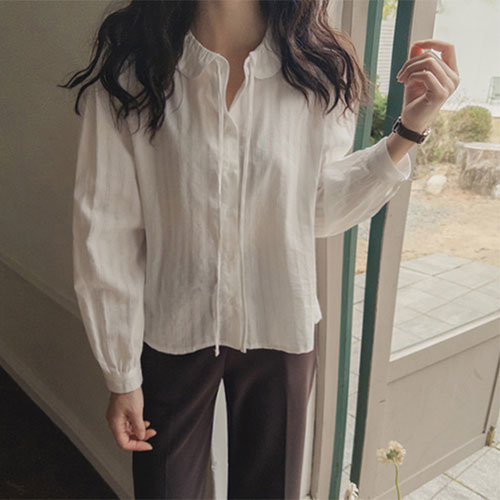 [All-purpose layered ★ All-season] Easy frill collar vertical string blouse [size: F (55~66)]