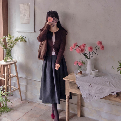 [New Product Special Price 5,000 Won Discount] <FONT color=#5a3954>MADE LIN</font> Doar Raund Neck Corrugated Strap Cardigan [size: F (55~66)]