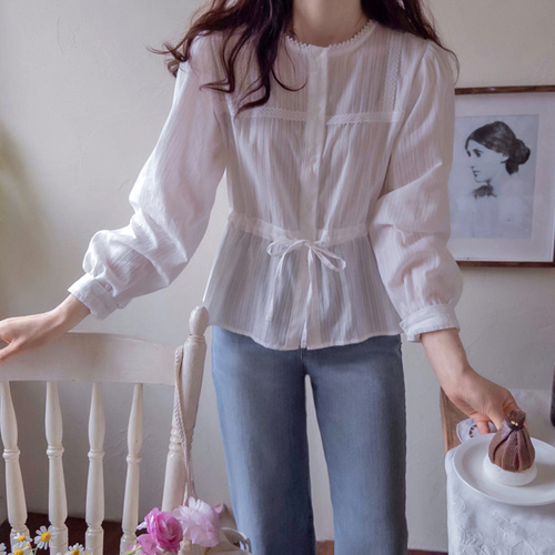 [Best Special Price 4,000 Won Discount] <FONT color=#5a3954>MADE LIN</font> Heidi Spring Lace Waist Ribbon Elegant Blouse [size: F (55~66)]