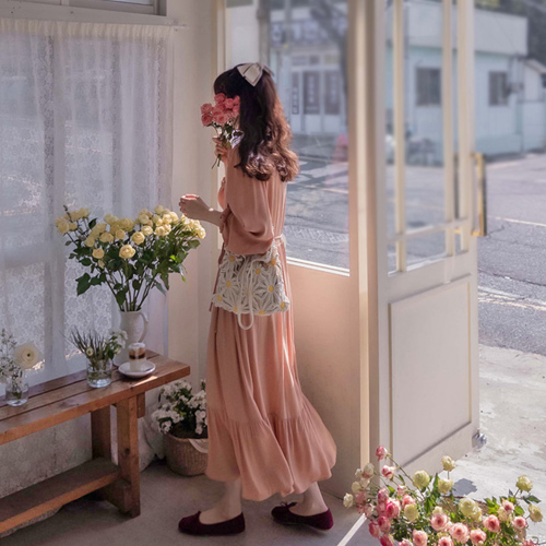 [Best Special Price 8,000 Won Discount] <FONT color=#5a3954>MADE LIN</font> Rosenpintak Sharing Neck Elegant Fit Spring Spring One Piece [size: F (55~66)]