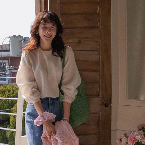 [Best Deal 5,000 KRW Discount] <FONT color=#5a3954>MADE LIN</font> Porto Light Spring Flower Blouse [size:F(55~66)]