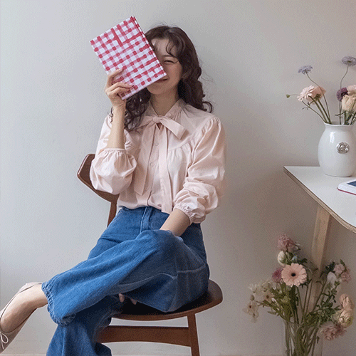 [Best Special Price 4,000 Won Discount] <FONT color=#5a3954>MADE LIN</font> Melitta Silver Shirring Pastel Strap Blouse [size: F (55-66)]