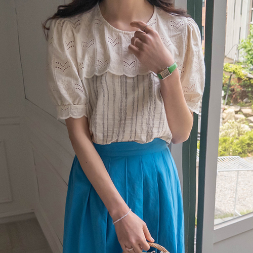 Linda Punching Flower Embroidered Wave Line Blouse [size:F(55~66)]