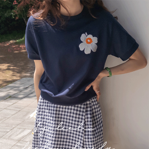 [LABEL] Yuris Flower Embroidery Man to man [size:F,1]