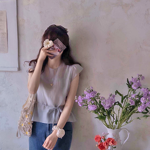 Silky Tencel Lovely Sleeve Waistband Slim Fit Blouse [size: F (55~66)]
