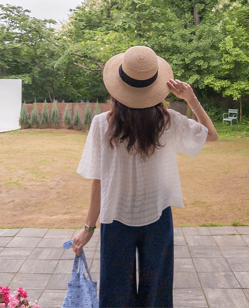 [No Wrinkles] Remain Flare Fit Embo Summer Blouse [size: F(55~66)]