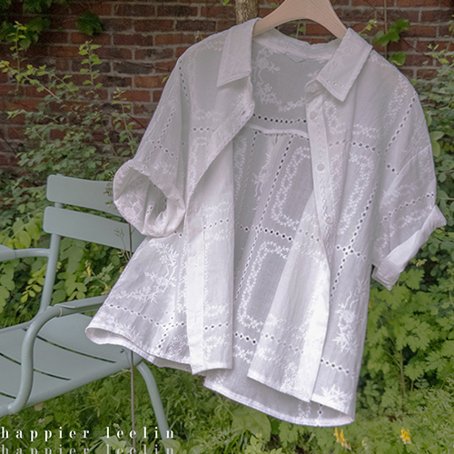 Laveni Square Pattern Lace Punching Short-sleeve Blouse [size:F(55~66)]