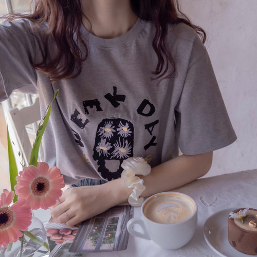[New product special price 4,000 won discount] <FONT color=#5a3954>MADE LIN</font> Weekly Flower Lettering Embroidery Lovely Tee [size: F (55~66)]