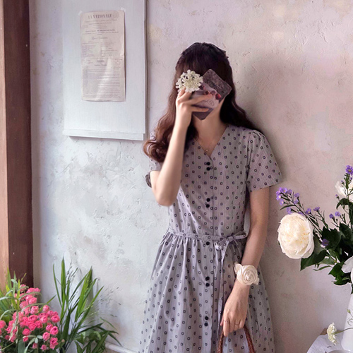 [New product special price 10,000 won discount] <FONT color=#5a3954>MADE LIN</font> Ovie v Two button Flower One Piece [size: F (55~66)]