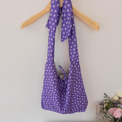[Strap length adjustment] Purple Vivid Flower Patterns Eco Bag
