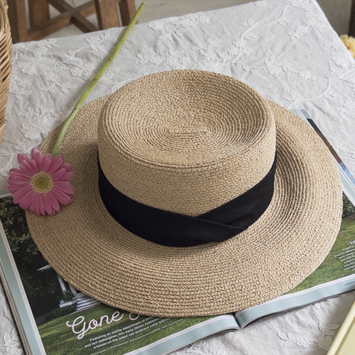 [Summer vacation essential] Sunshine-utilizing high-color point raffia hat