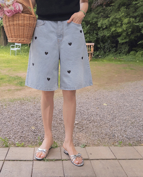 Ming Heart Embroidery Aline Fit Harp Denim Pants [size:F(55~66)]