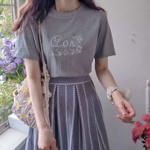 [Best Special Price 3,000 Won Discount] <FONT color=#5a3954>MADE LIN</font> Roanir Lettering Embroidery Short-sleeve Tee [size: F (55~66)]