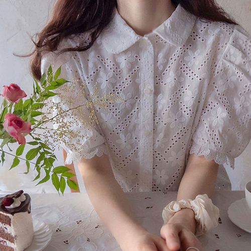Cantabel Flower Embroidery Summer Flexible Ankara Race Blouse [size: F (55~66)]