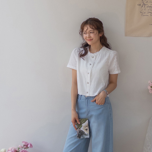 [New product special price 10,000 won discount] <FONT color=#5a3954>MADE LIN</font> Freenew Race embroidery Jacket Blouse [size: F (55~66)]