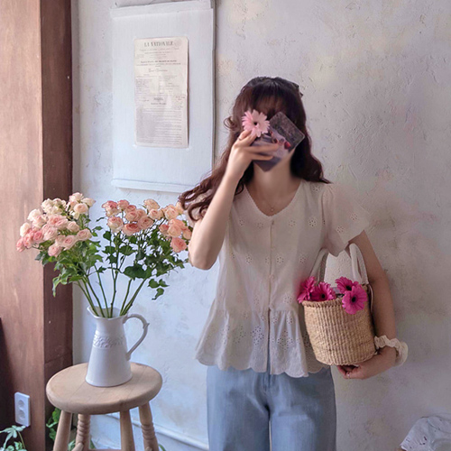 Flannery Punching Flower Embroidery Wave Hem Summer Blouse [size:F(55~66)]