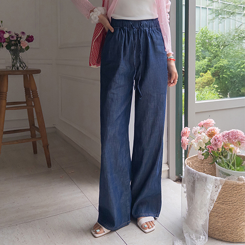 [Comfortable even when sweaty!!] Revain light and comfortable Straight wide-fit denim banding pants [size: F (55~66)]