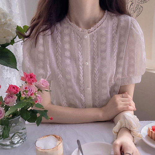 Heart and flower embroidery lovely Race elegant Blouse [size:F(55~66)]
