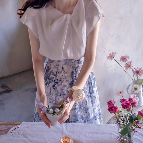 [LABEL] Anjesica Summer Modal Neck Twist Point Light Blouse [size:F(55~66)]