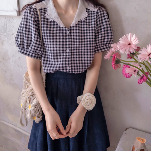 [LABEL] Croquis lovely embroidered collar cool check seersucker blouse [size: F, 1]