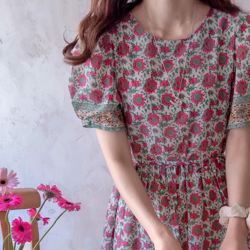 [New Arrival Special Price: 10,000 Won Discount] <FONT color=#5a3954>MADE LIN</font> Manelli Sleeve Pin Tuck Flower Garden Shirring One Piece [size: F (55-66)]